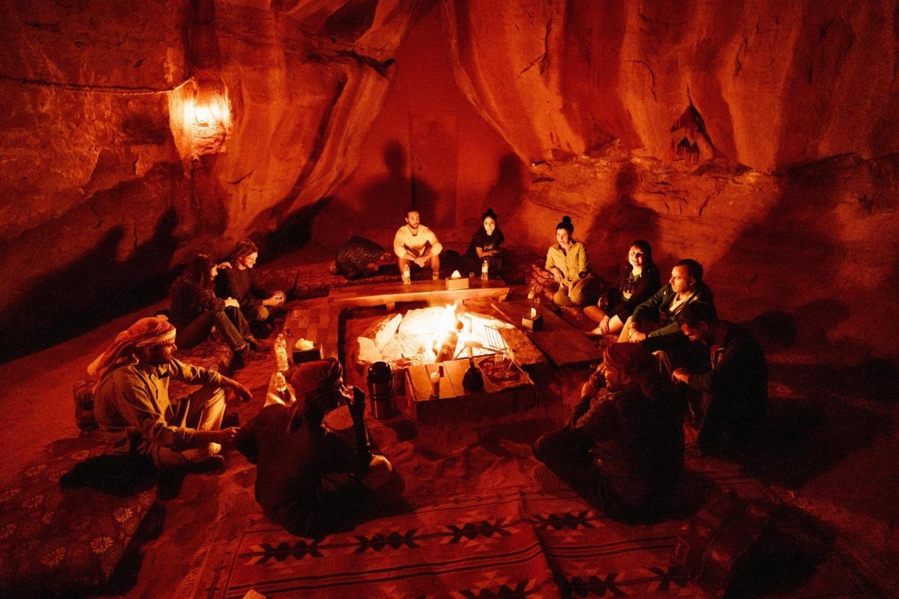 Bedouin Nights Camp Hotell Wadi Rum Exteriör bild