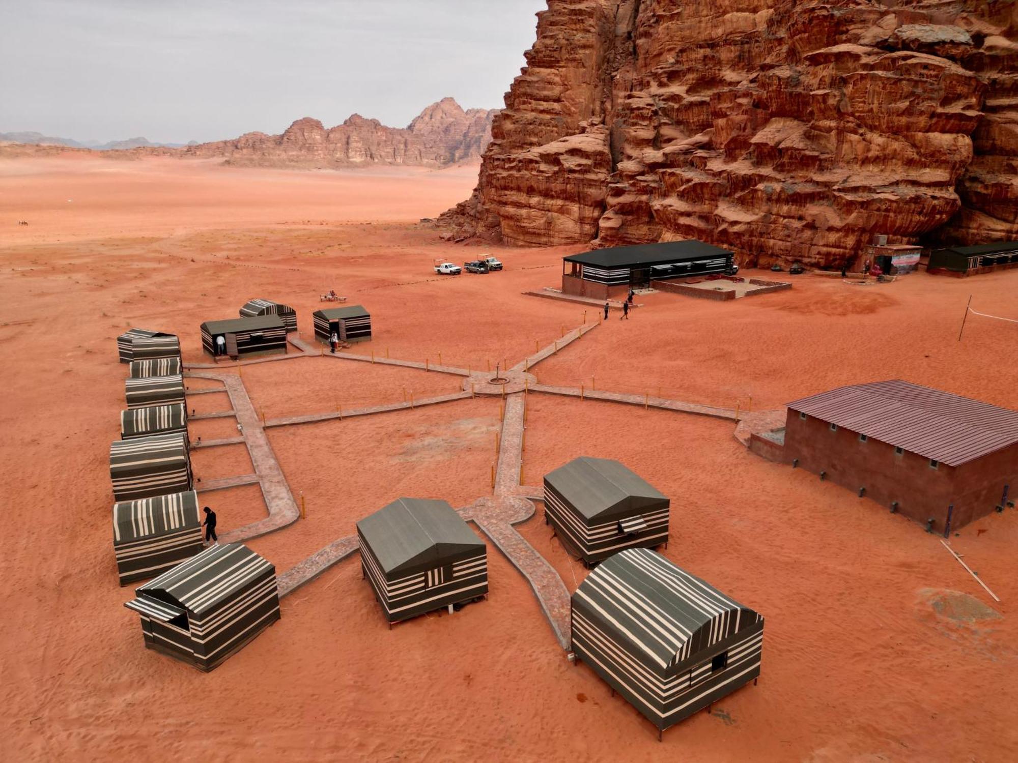 Bedouin Nights Camp Hotell Wadi Rum Exteriör bild